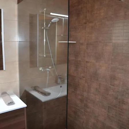 Casa Con Jardin, Piscina Y Terraza A 3 Km De La Playa De - Es-323-1 *