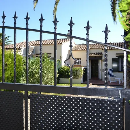 Holiday home Casa Con Jardin, Piscina Y Terraza A 3 Km De La Playa De - Es-323-1 L'Estartit